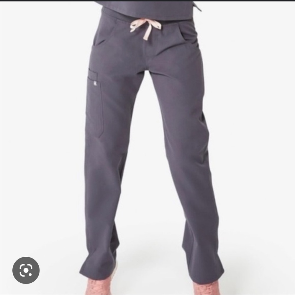 FIGS kade cargo CHARCOAL